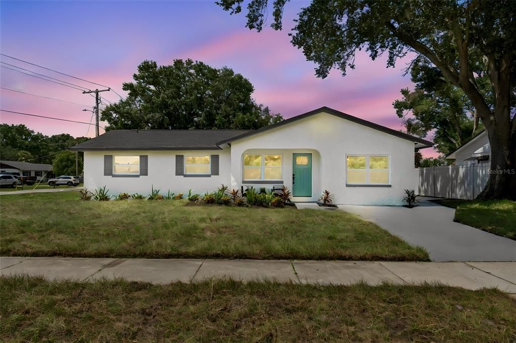 En Venta: $389,000 (5 camas, 2 baños, 1456 Pies cuadrados)