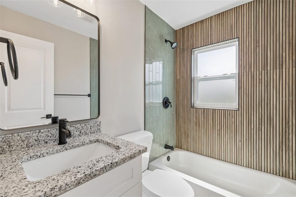 En Venta: $389,000 (5 camas, 2 baños, 1456 Pies cuadrados)