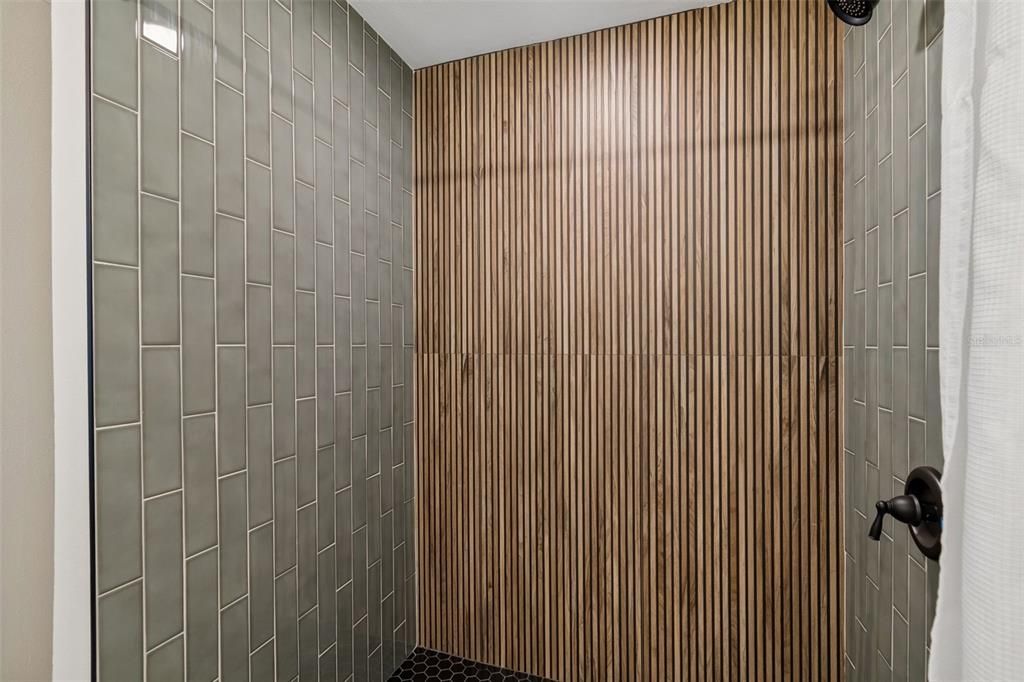 En Venta: $389,000 (5 camas, 2 baños, 1456 Pies cuadrados)