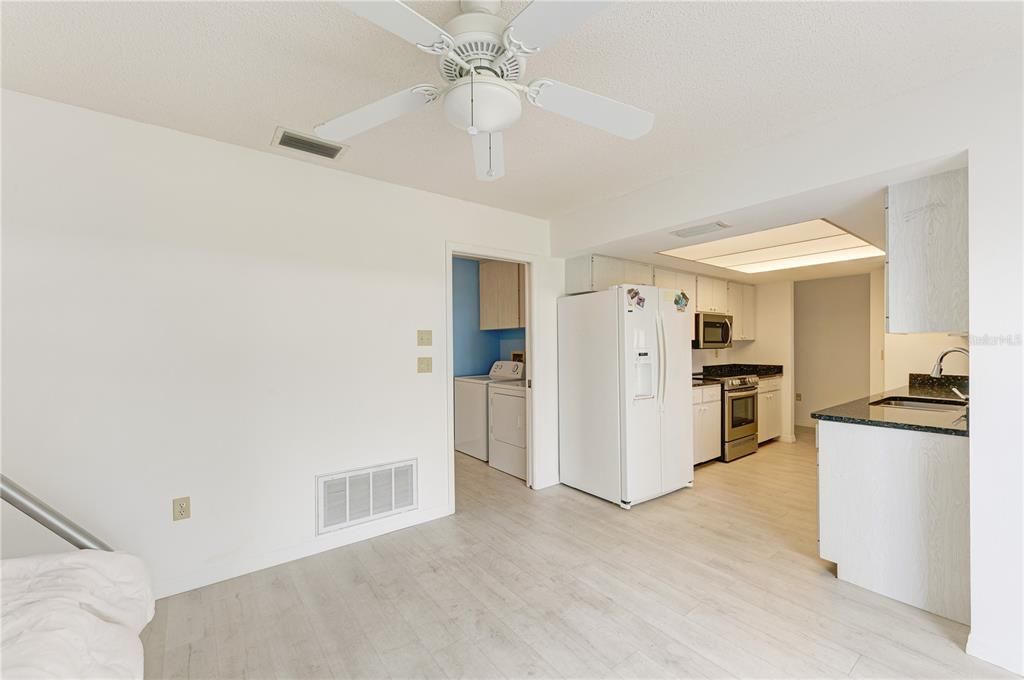 На продажу: $249,000 (2 спален, 2 ванн, 1803 Квадратных фут)