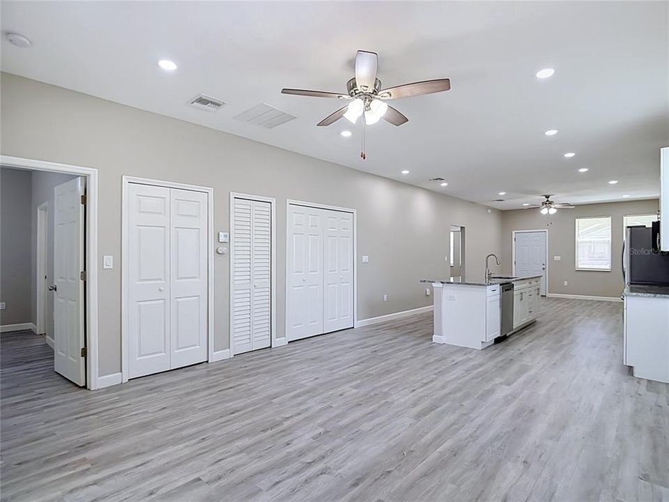 En Venta: $399,900 (3 camas, 2 baños, 1500 Pies cuadrados)