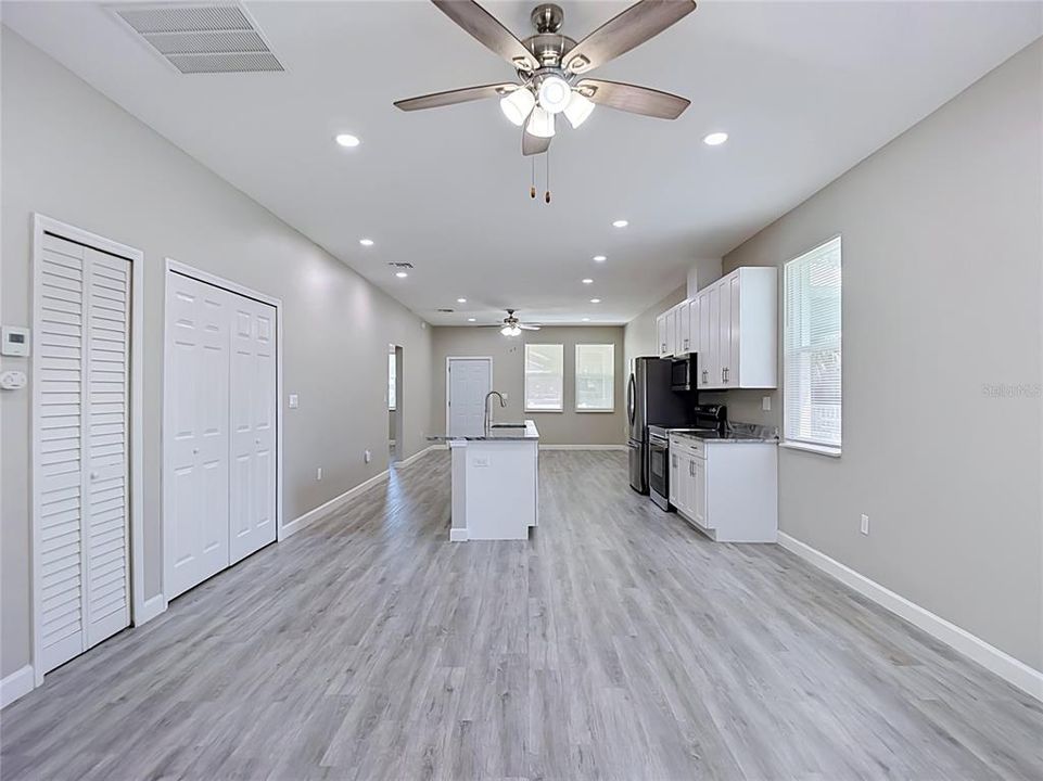 En Venta: $399,900 (3 camas, 2 baños, 1500 Pies cuadrados)