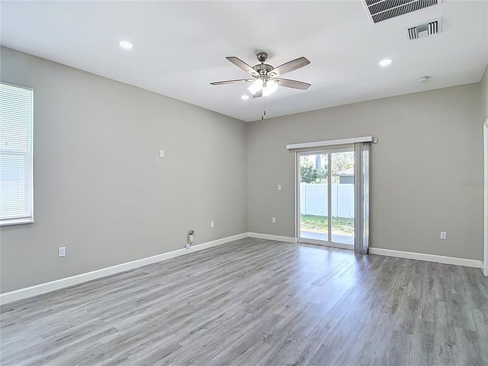 En Venta: $399,900 (3 camas, 2 baños, 1500 Pies cuadrados)
