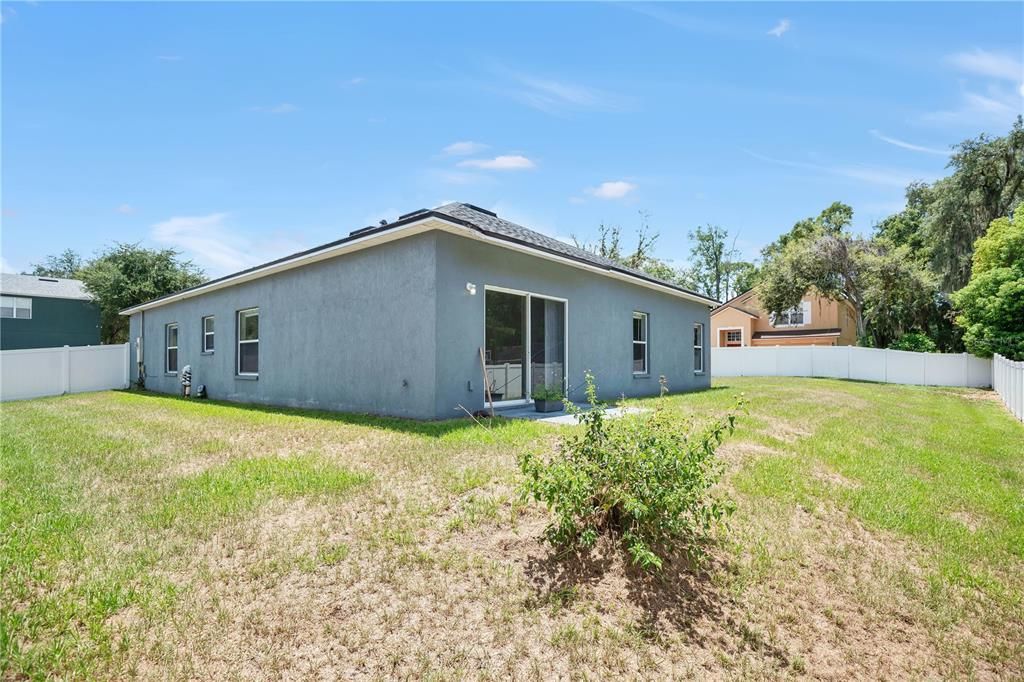En Venta: $415,000 (4 camas, 2 baños, 1960 Pies cuadrados)