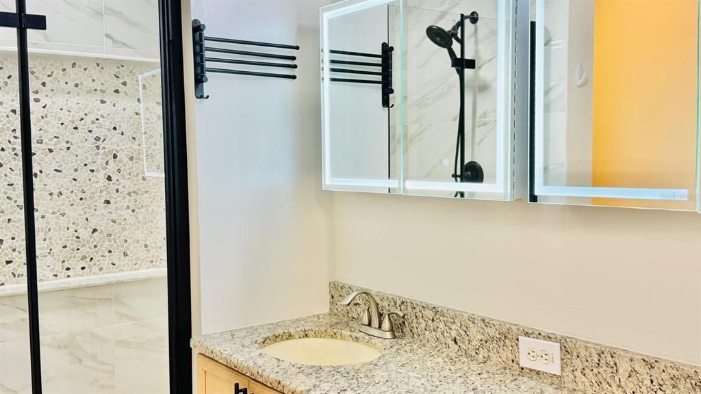 En Venta: $419,900 (4 camas, 2 baños, 1837 Pies cuadrados)