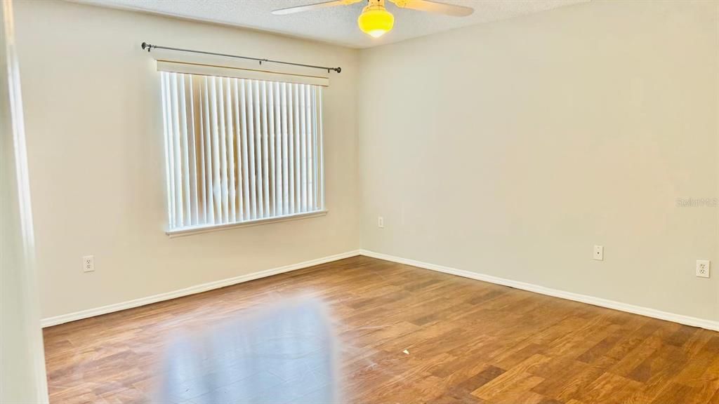En Venta: $419,900 (4 camas, 2 baños, 1837 Pies cuadrados)