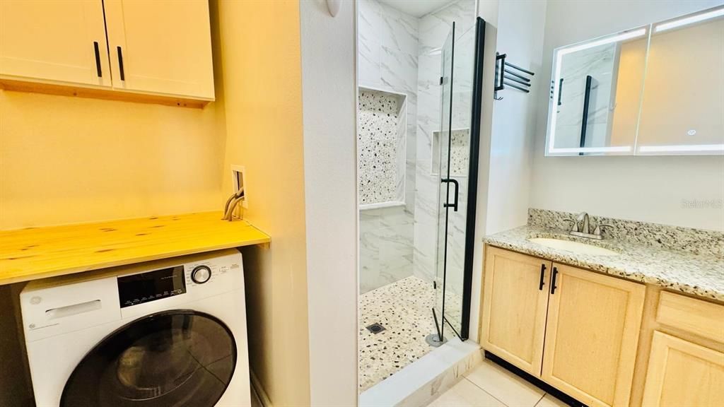 En Venta: $419,900 (4 camas, 2 baños, 1837 Pies cuadrados)