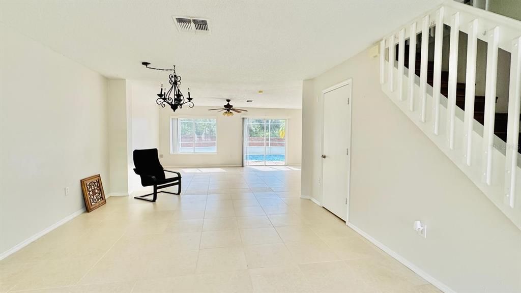 En Venta: $419,900 (4 camas, 2 baños, 1837 Pies cuadrados)