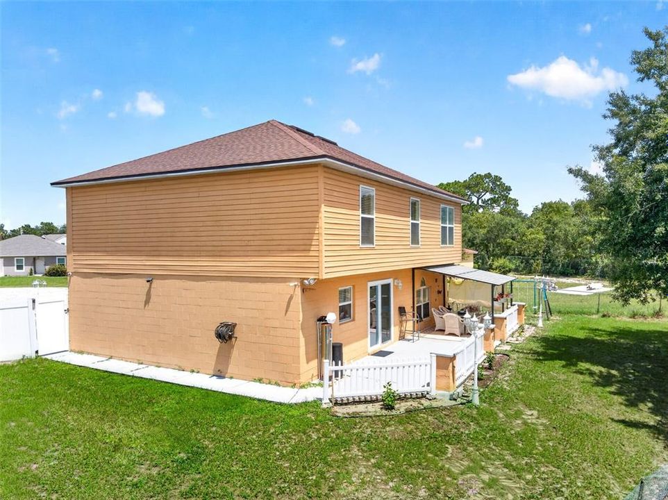 На продажу: $339,998 (4 спален, 3 ванн, 2200 Квадратных фут)