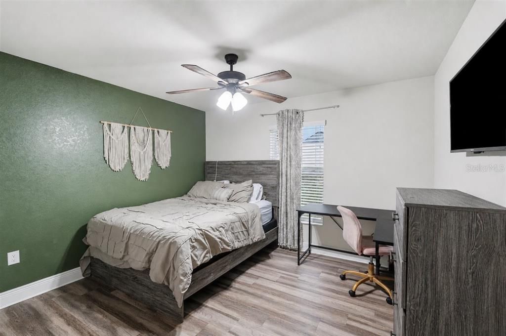For Sale: $285,000 (4 beds, 2 baths, 1761 Square Feet)
