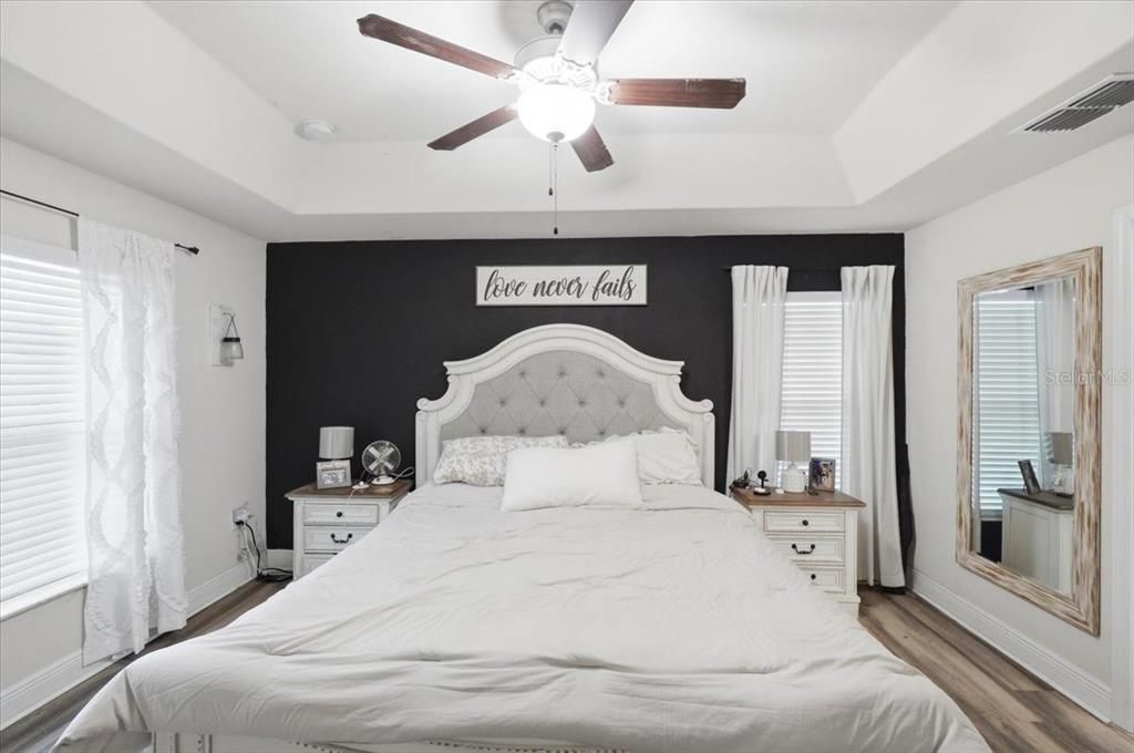 For Sale: $285,000 (4 beds, 2 baths, 1761 Square Feet)