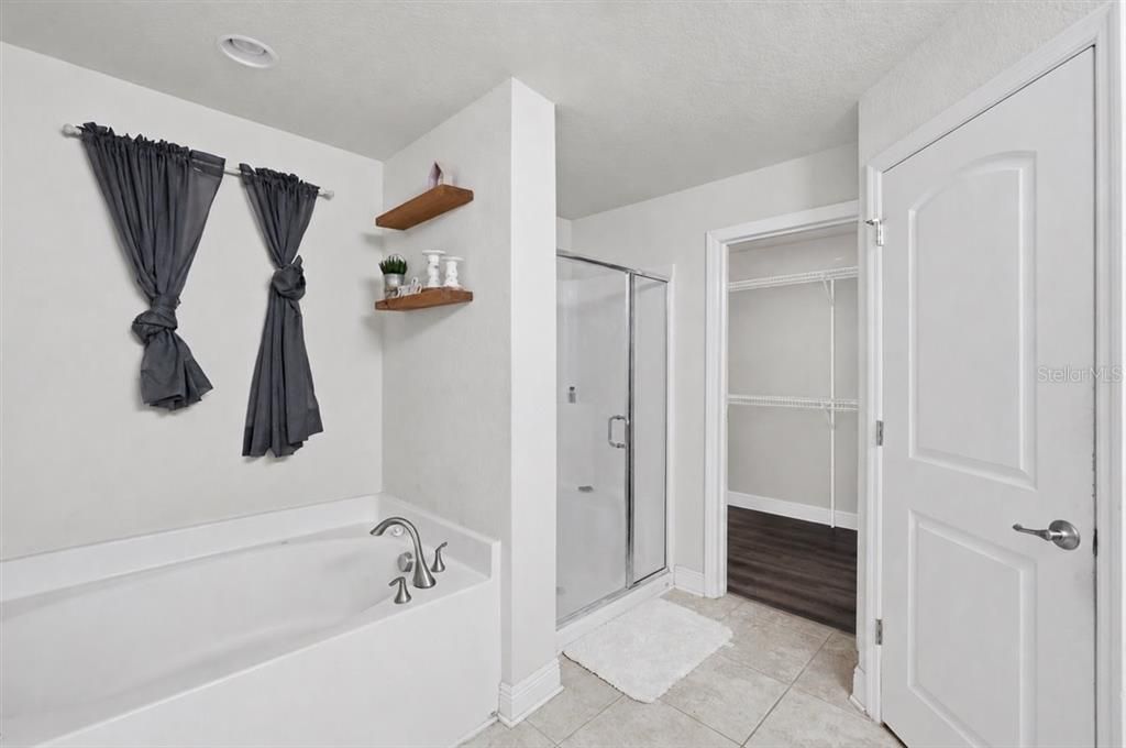 For Sale: $285,000 (4 beds, 2 baths, 1761 Square Feet)