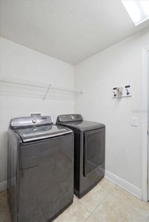 For Sale: $285,000 (4 beds, 2 baths, 1761 Square Feet)