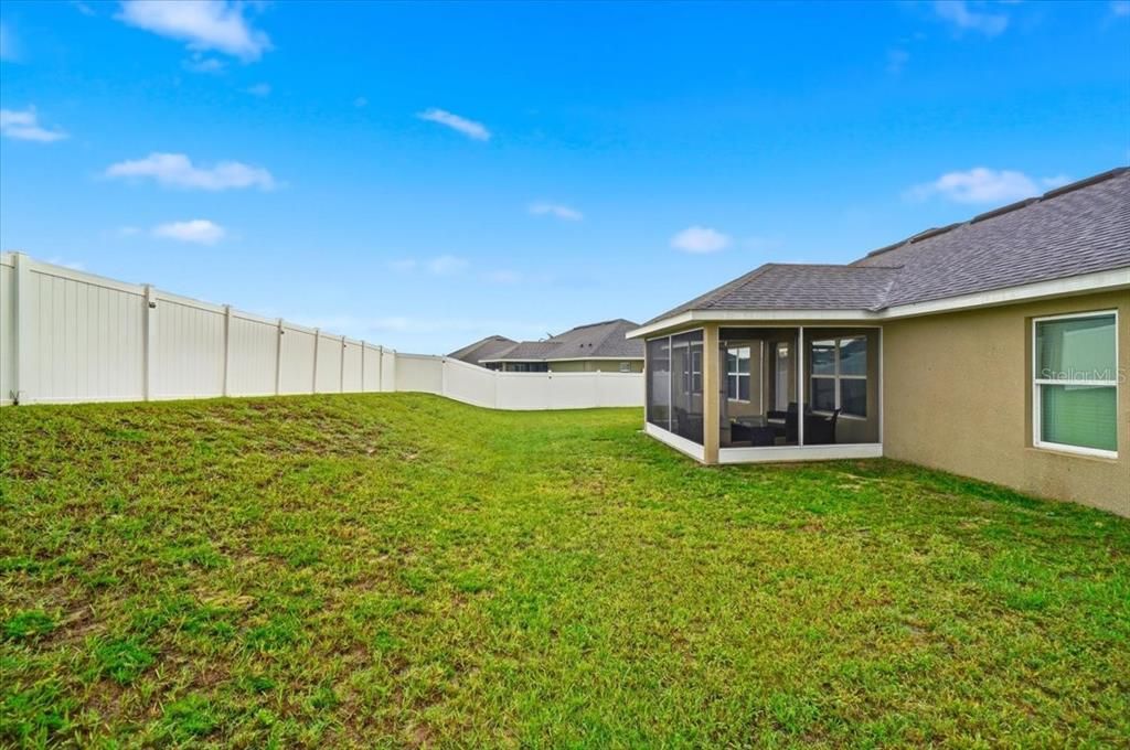 For Sale: $285,000 (4 beds, 2 baths, 1761 Square Feet)