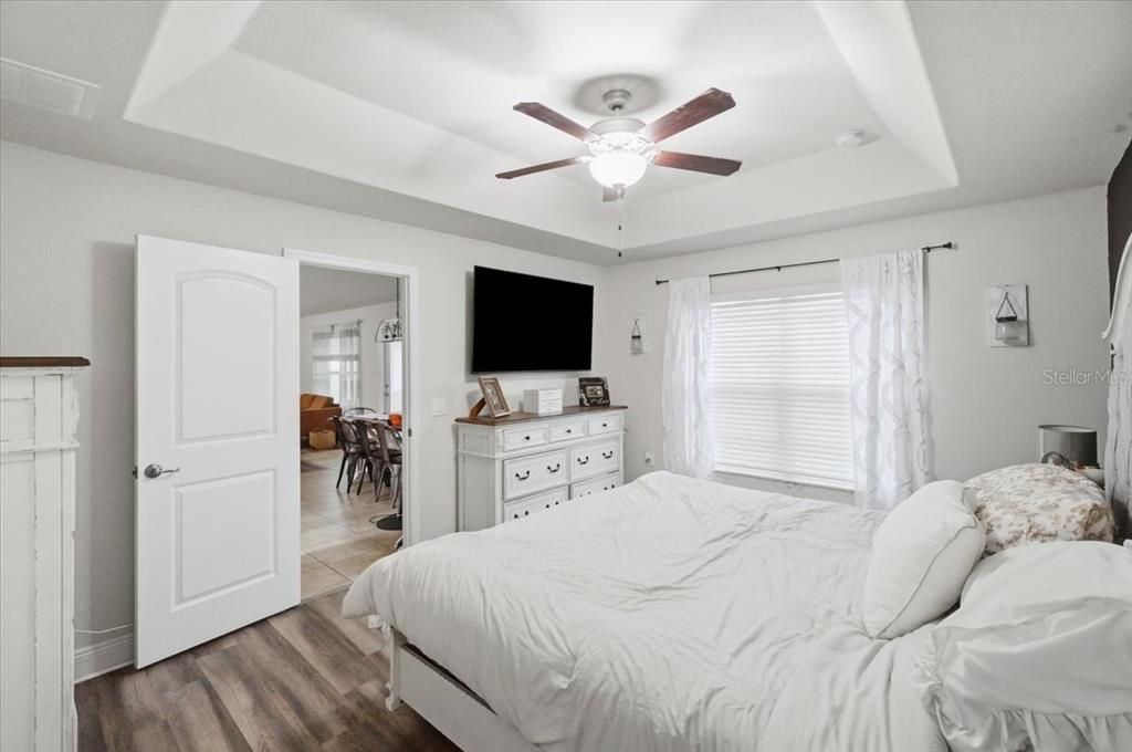 For Sale: $285,000 (4 beds, 2 baths, 1761 Square Feet)