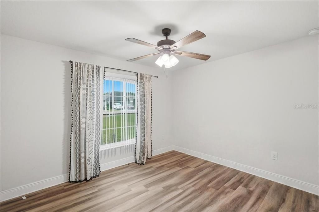 For Sale: $285,000 (4 beds, 2 baths, 1761 Square Feet)