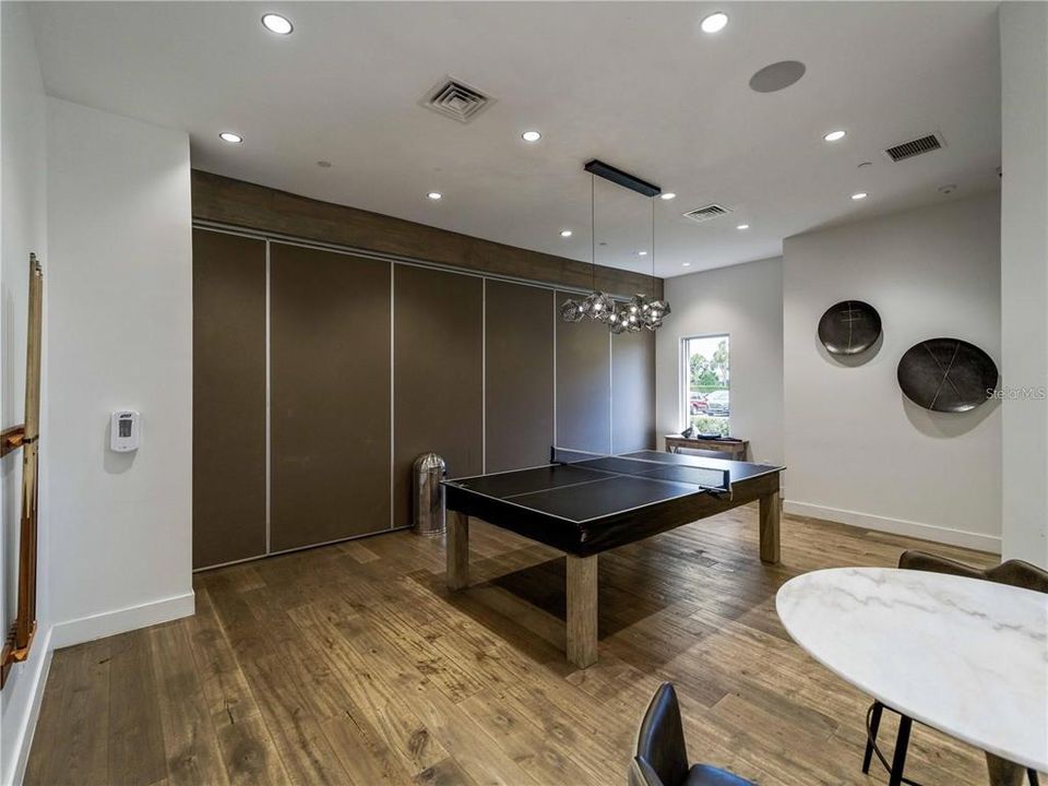 En Venta: $879,000 (2 camas, 2 baños, 1928 Pies cuadrados)
