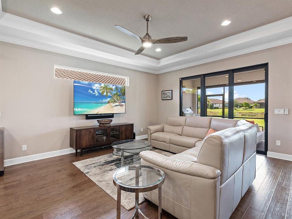 En Venta: $879,000 (2 camas, 2 baños, 1928 Pies cuadrados)