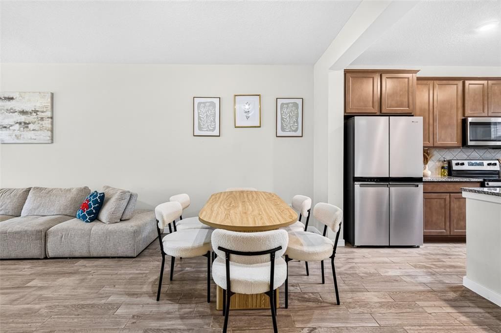 For Sale: $400,000 (3 beds, 2 baths, 1620 Square Feet)