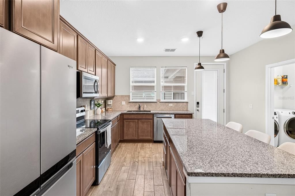 For Sale: $400,000 (3 beds, 2 baths, 1620 Square Feet)