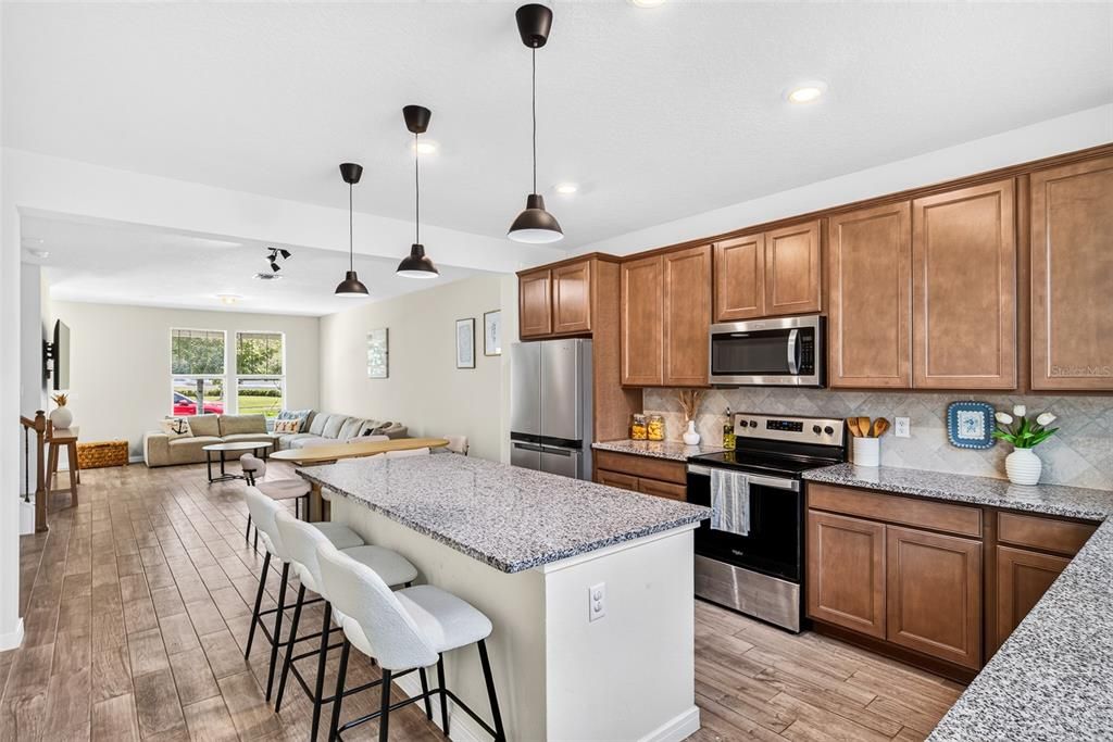 For Sale: $400,000 (3 beds, 2 baths, 1620 Square Feet)