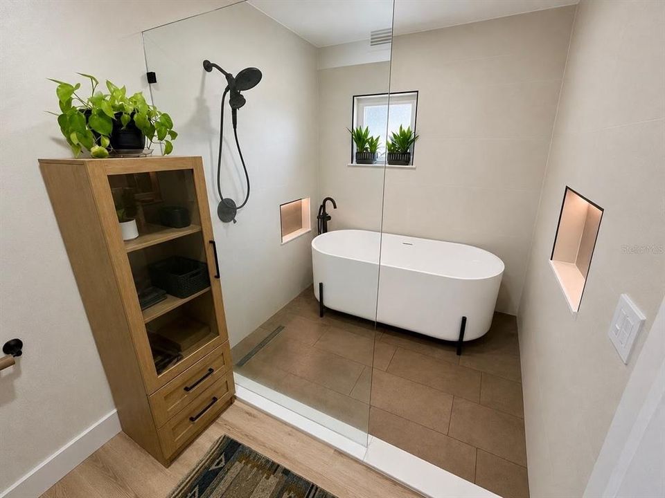 В аренду: $2,200 (2 спален, 2 ванн, 1220 Квадратных фут)