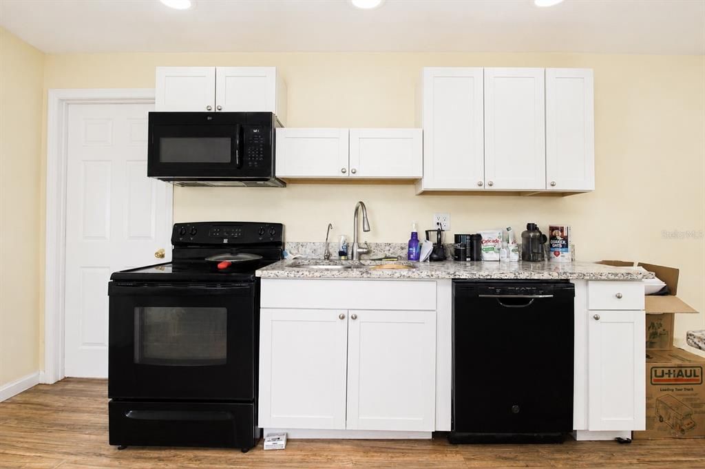 En Venta: $245,000 (2 camas, 1 baños, 712 Pies cuadrados)
