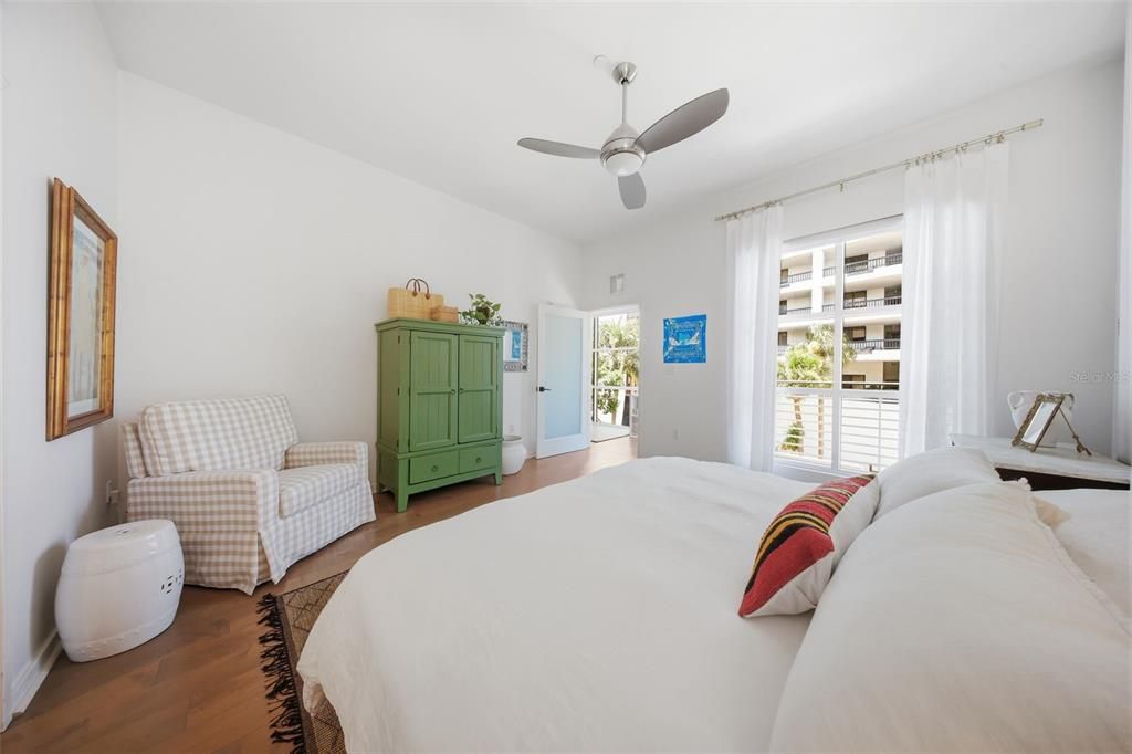 For Sale: $574,900 (3 beds, 2 baths, 1593 Square Feet)