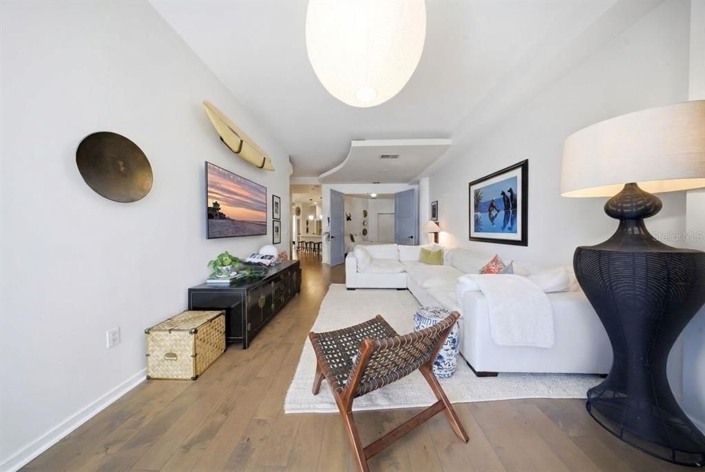 For Sale: $574,900 (3 beds, 2 baths, 1593 Square Feet)