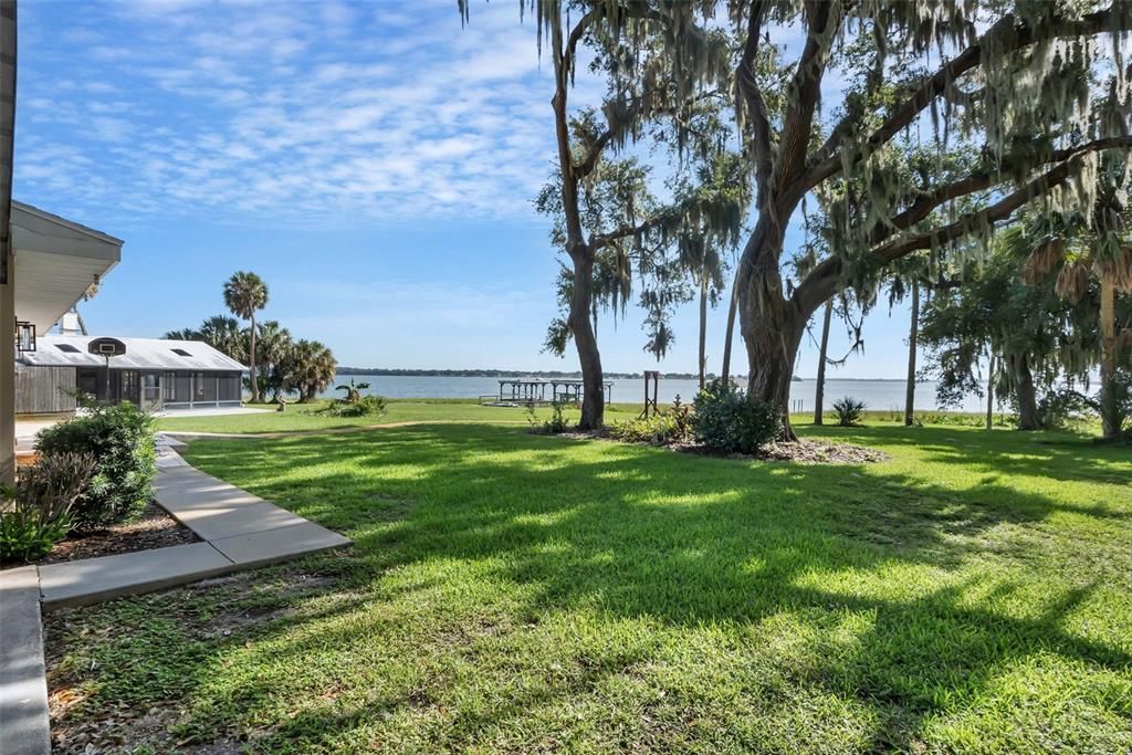 На продажу: $599,000 (2 спален, 2 ванн, 1834 Квадратных фут)