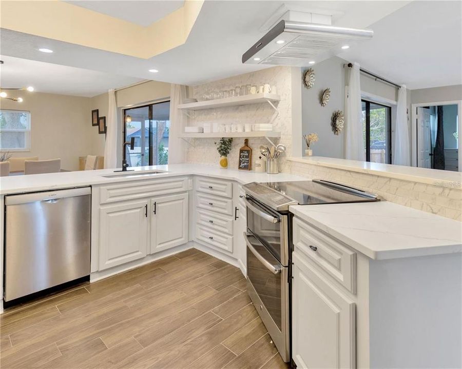 В аренду: $3,200 (4 спален, 2 ванн, 1669 Квадратных фут)