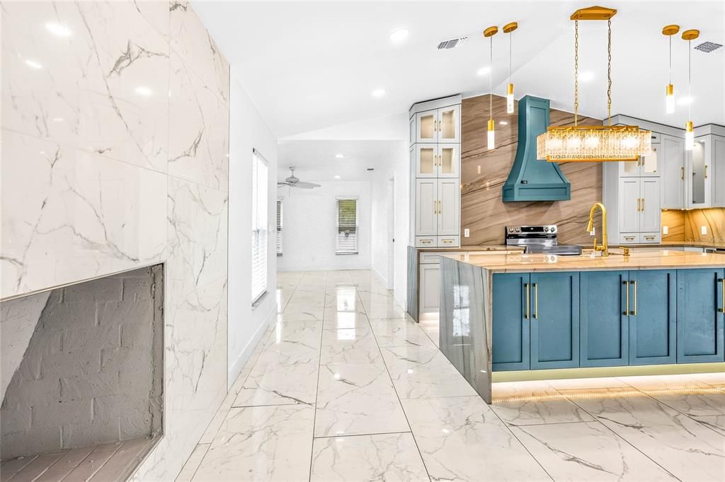 На продажу: $339,000 (3 спален, 2 ванн, 1691 Квадратных фут)