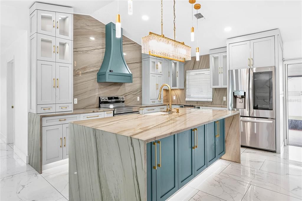 На продажу: $339,000 (3 спален, 2 ванн, 1691 Квадратных фут)