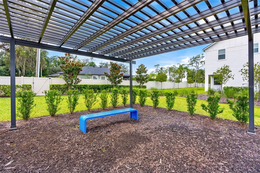 En Venta: $435,000 (3 camas, 2 baños, 1940 Pies cuadrados)
