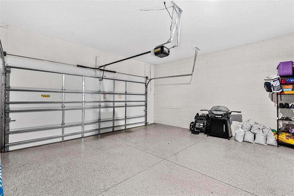 En Venta: $435,000 (3 camas, 2 baños, 1940 Pies cuadrados)