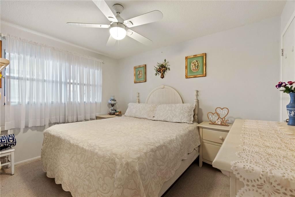 На продажу: $179,900 (2 спален, 2 ванн, 1174 Квадратных фут)
