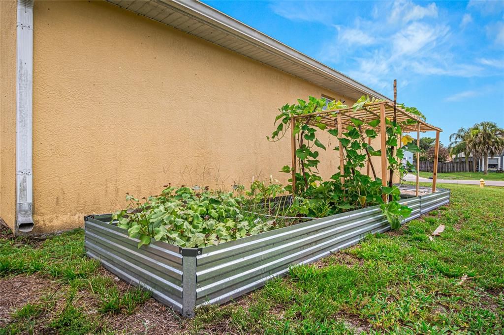 На продажу: $359,900 (3 спален, 2 ванн, 1750 Квадратных фут)