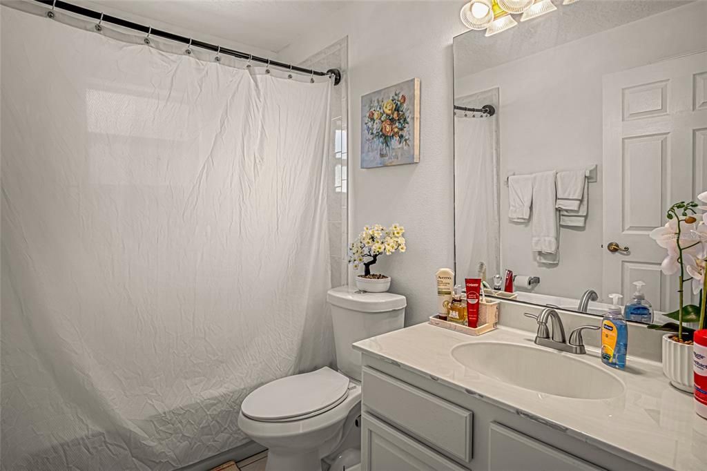 На продажу: $359,900 (3 спален, 2 ванн, 1750 Квадратных фут)