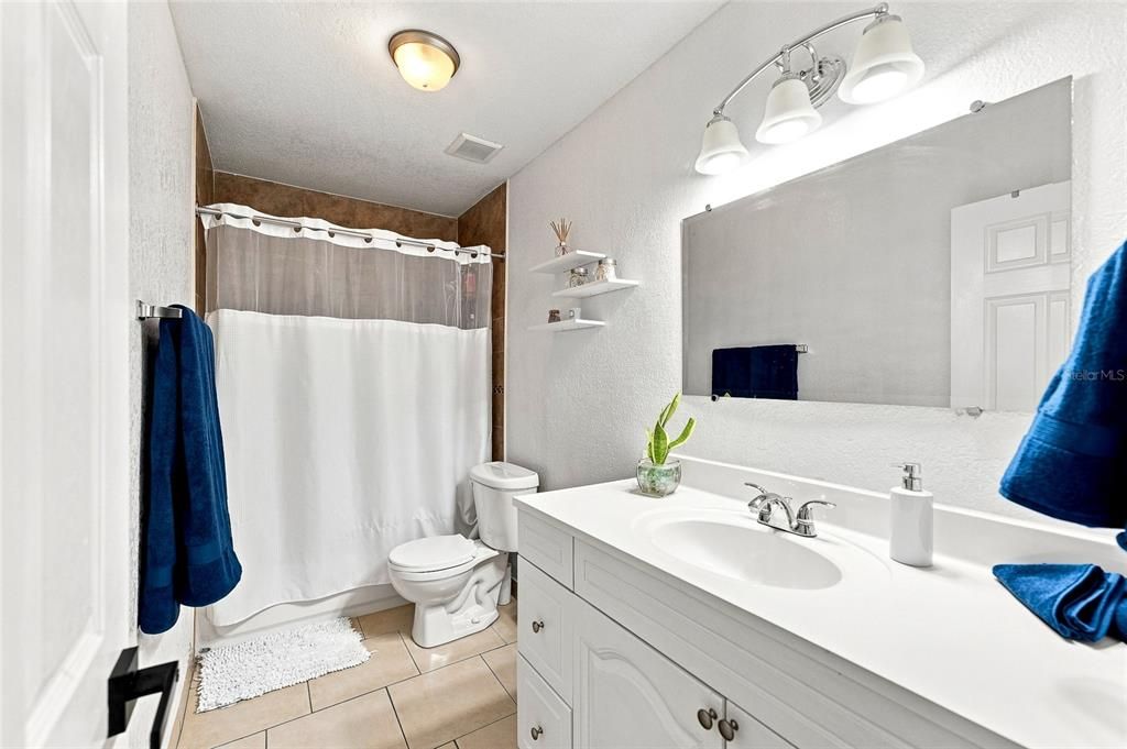 En Venta: $419,000 (4 camas, 3 baños, 1793 Pies cuadrados)