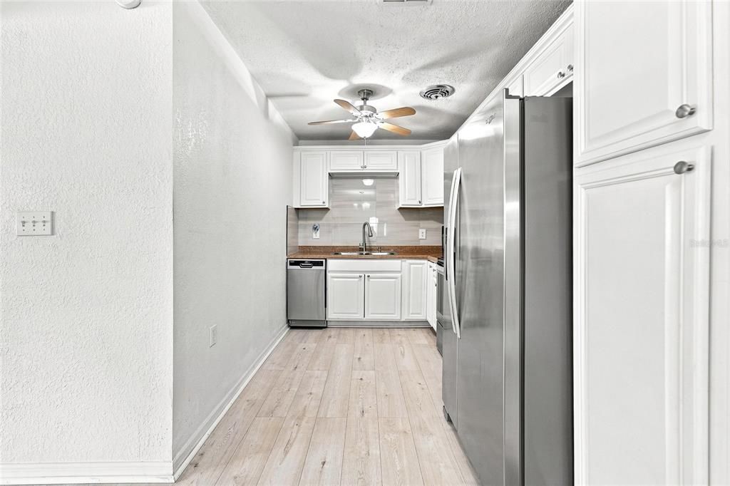 En Venta: $419,000 (4 camas, 3 baños, 1793 Pies cuadrados)