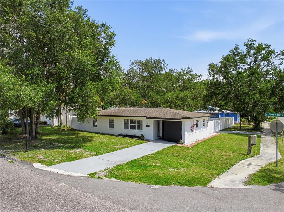 En Venta: $419,000 (4 camas, 3 baños, 1793 Pies cuadrados)