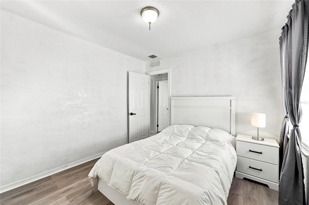En Venta: $419,000 (4 camas, 3 baños, 1793 Pies cuadrados)