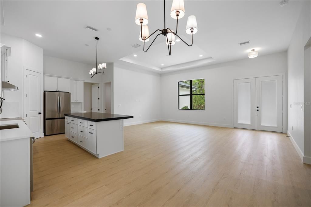 For Sale: $370,000 (3 beds, 2 baths, 1617 Square Feet)