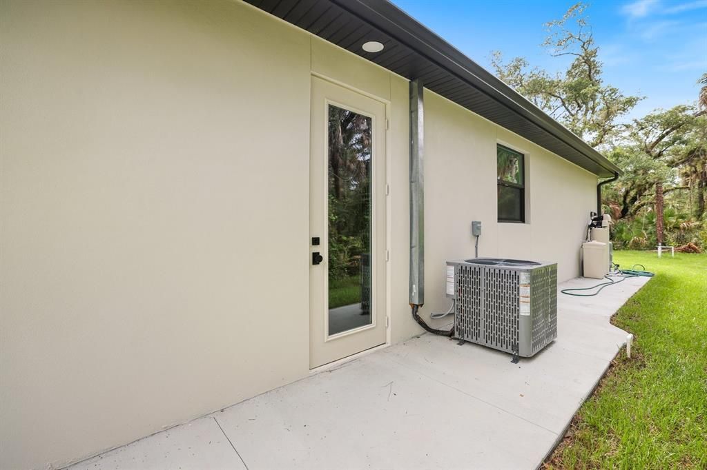 For Sale: $370,000 (3 beds, 2 baths, 1617 Square Feet)