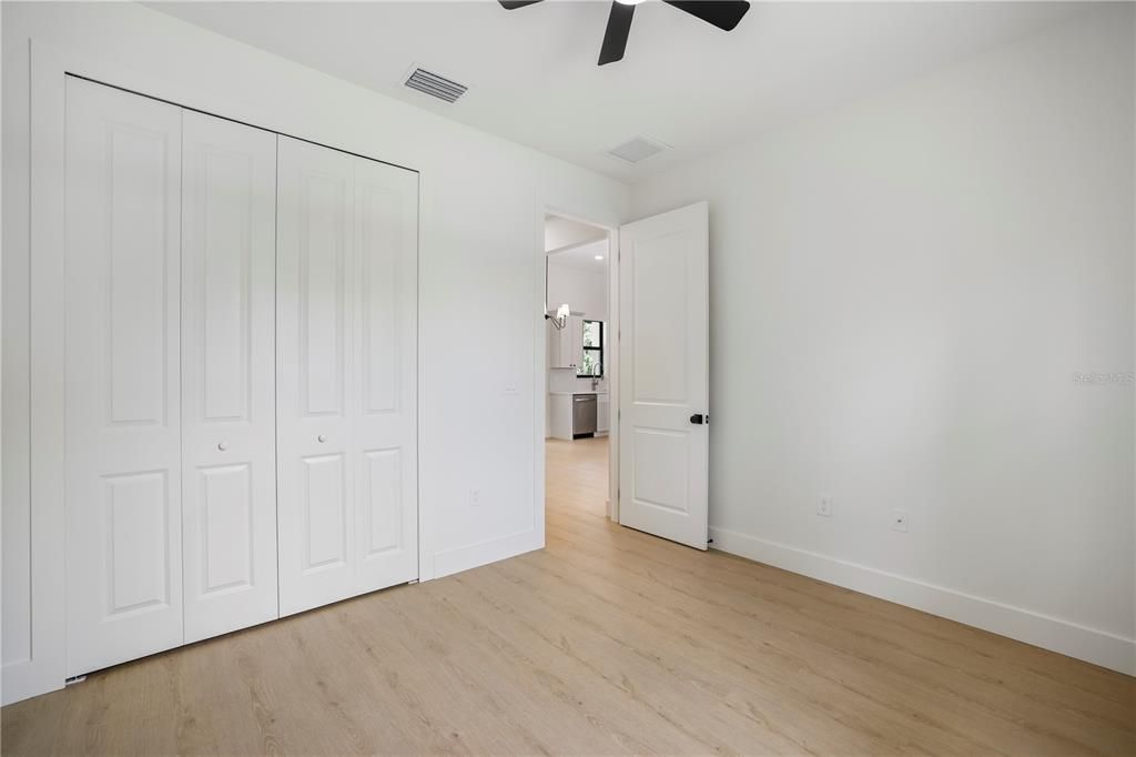 For Sale: $370,000 (3 beds, 2 baths, 1617 Square Feet)