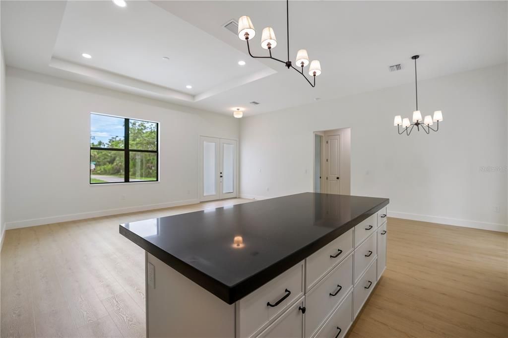 For Sale: $370,000 (3 beds, 2 baths, 1617 Square Feet)