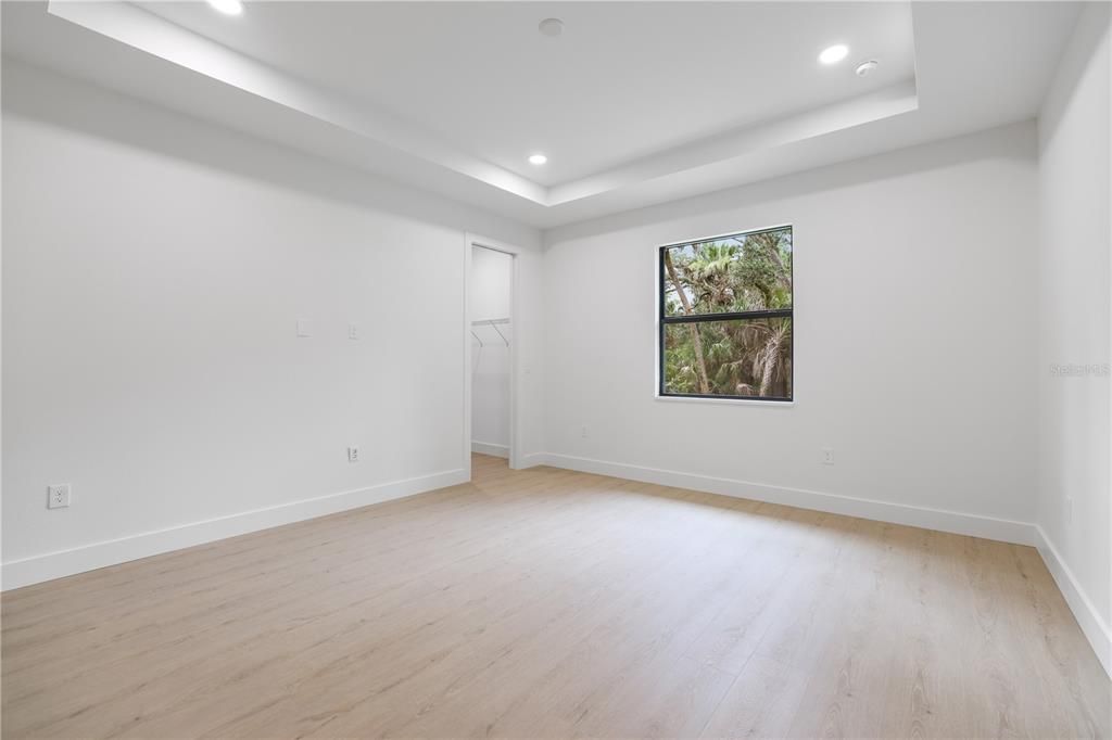 For Sale: $370,000 (3 beds, 2 baths, 1617 Square Feet)