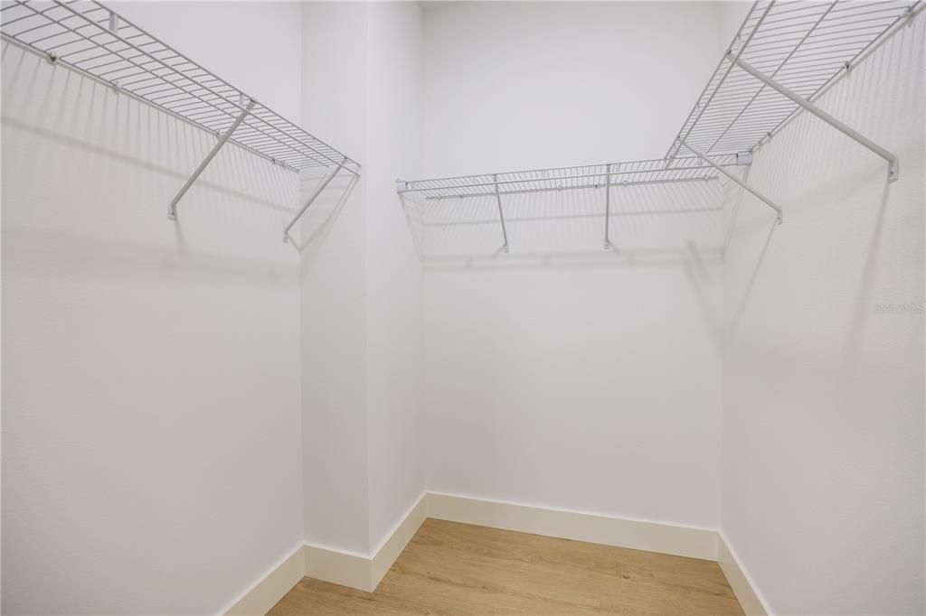 For Sale: $370,000 (3 beds, 2 baths, 1617 Square Feet)