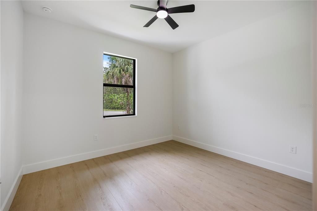 For Sale: $370,000 (3 beds, 2 baths, 1617 Square Feet)