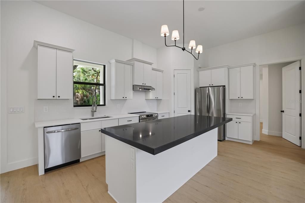 For Sale: $370,000 (3 beds, 2 baths, 1617 Square Feet)